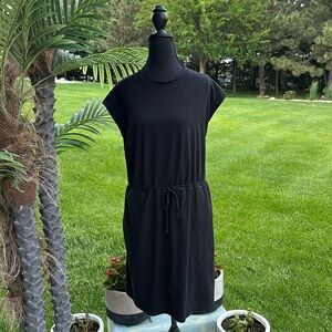 Elegant Black Sleeveless Dress